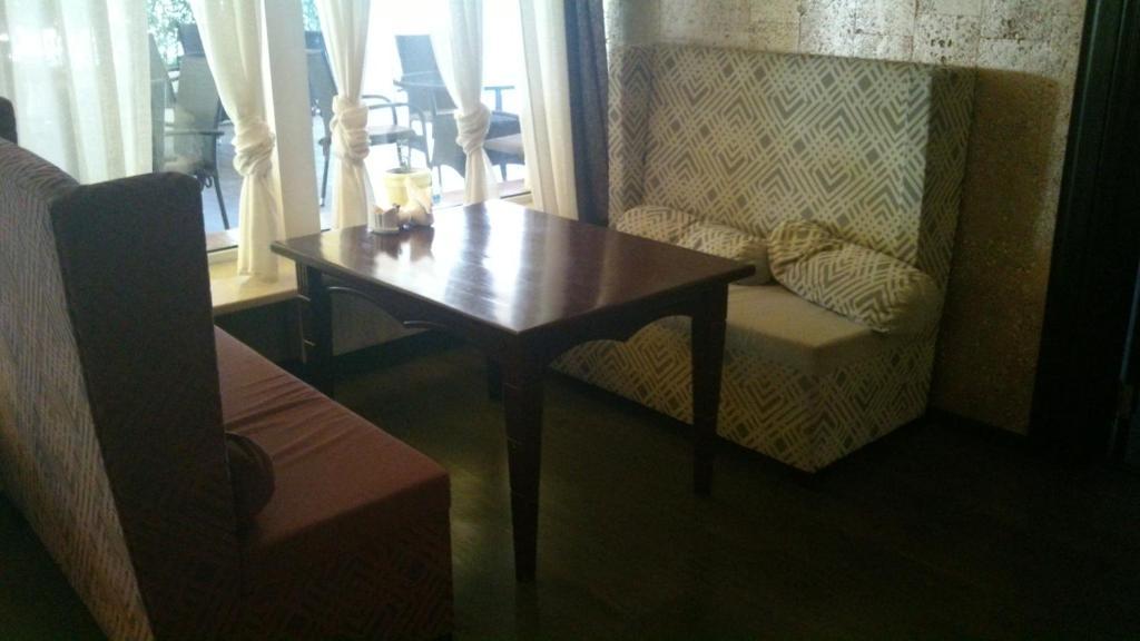Viktoria Hotel Одесса Экстерьер фото