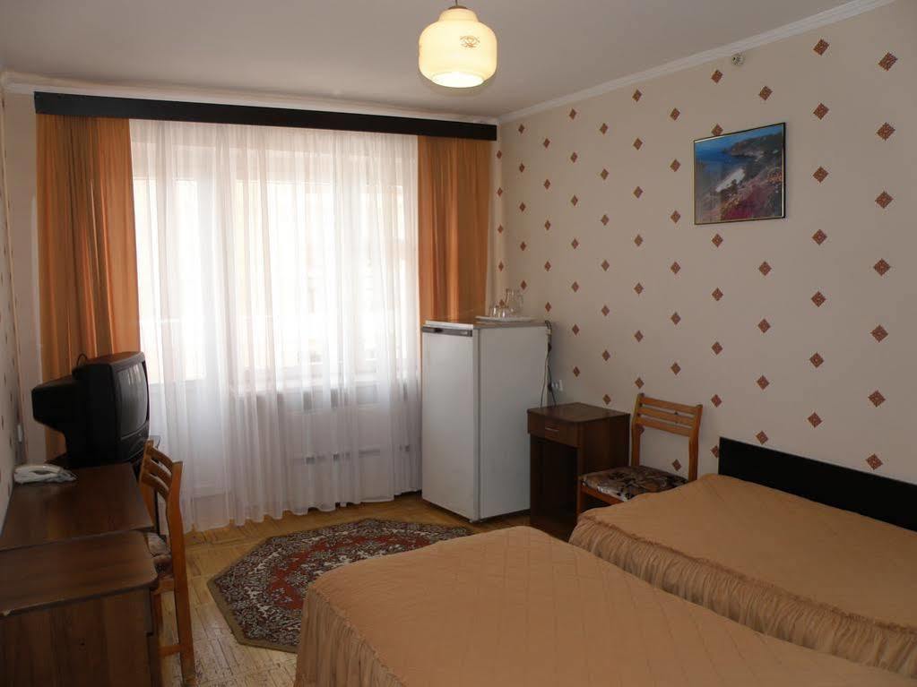 Viktoria Hotel Одесса Экстерьер фото